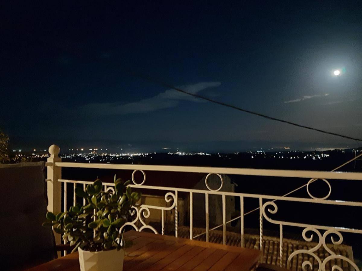 Kontis Apts Apartment Pelekas Ngoại thất bức ảnh