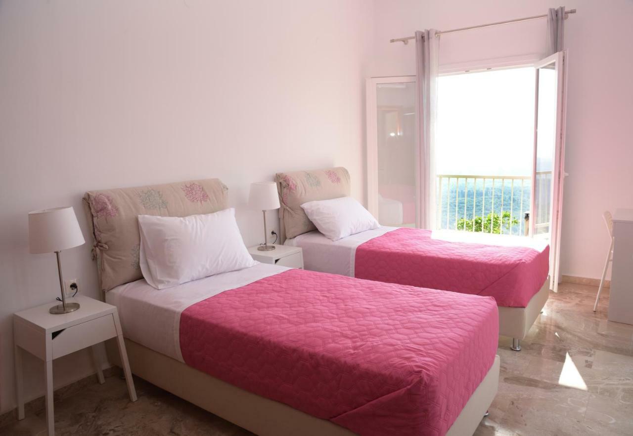 Kontis Apts Apartment Pelekas Ngoại thất bức ảnh